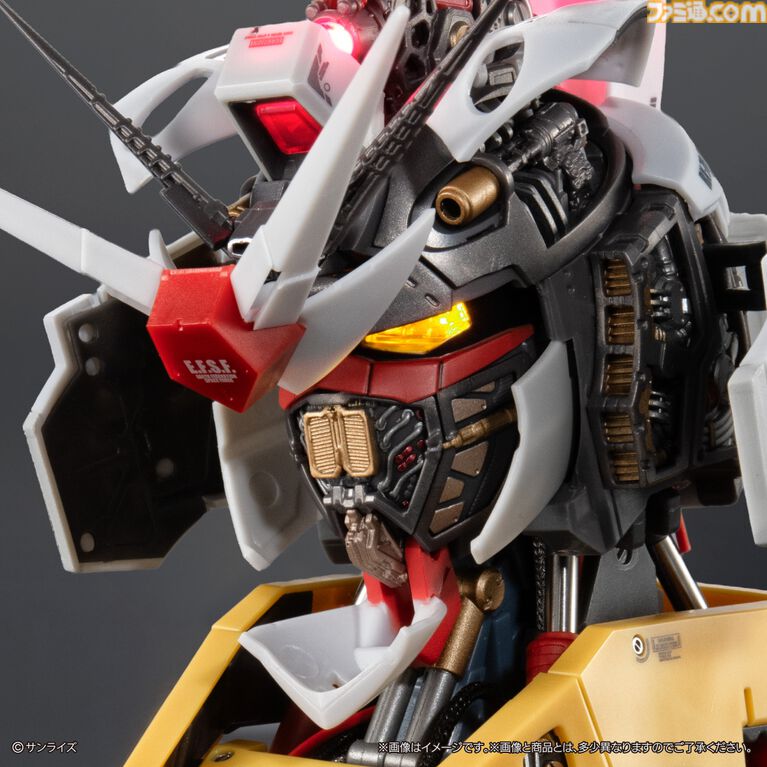 【ガンダム】3種合体で全高約20cmのバストアップフィギュアに。精巧な内部構造も楽しめる。本日(8/31)よりガシャポンオンラインで予約開始