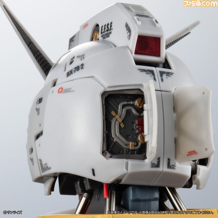 【ガンダム】3種合体で全高約20cmのバストアップフィギュアに。精巧な内部構造も楽しめる。本日(8/31)よりガシャポンオンラインで予約開始