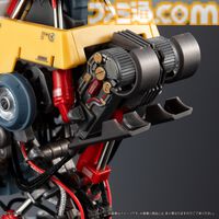 【ガンダム】3種合体で全高約20cmのバストアップフィギュアに。精巧な内部構造も楽しめる。本日（8/31）よりガシャポンオンラインで予約開始