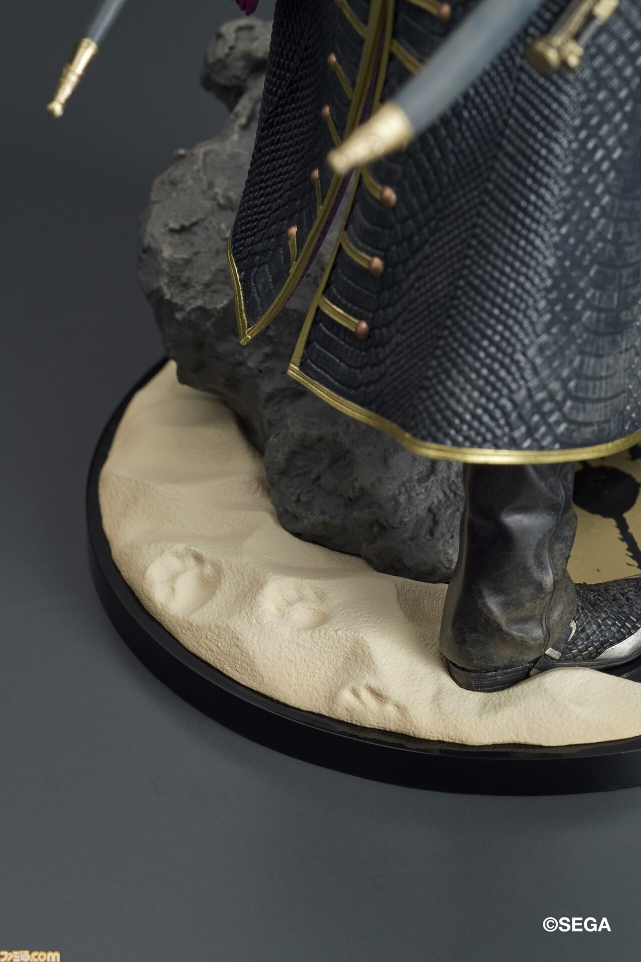 『龍が如く8外伝』キャプテン真島フィギュアがエビテンで予約受付中。限定特典はフィギュアのバックに飾ってもよし、敷いてもよしの“ゴロー丸布ポスター”