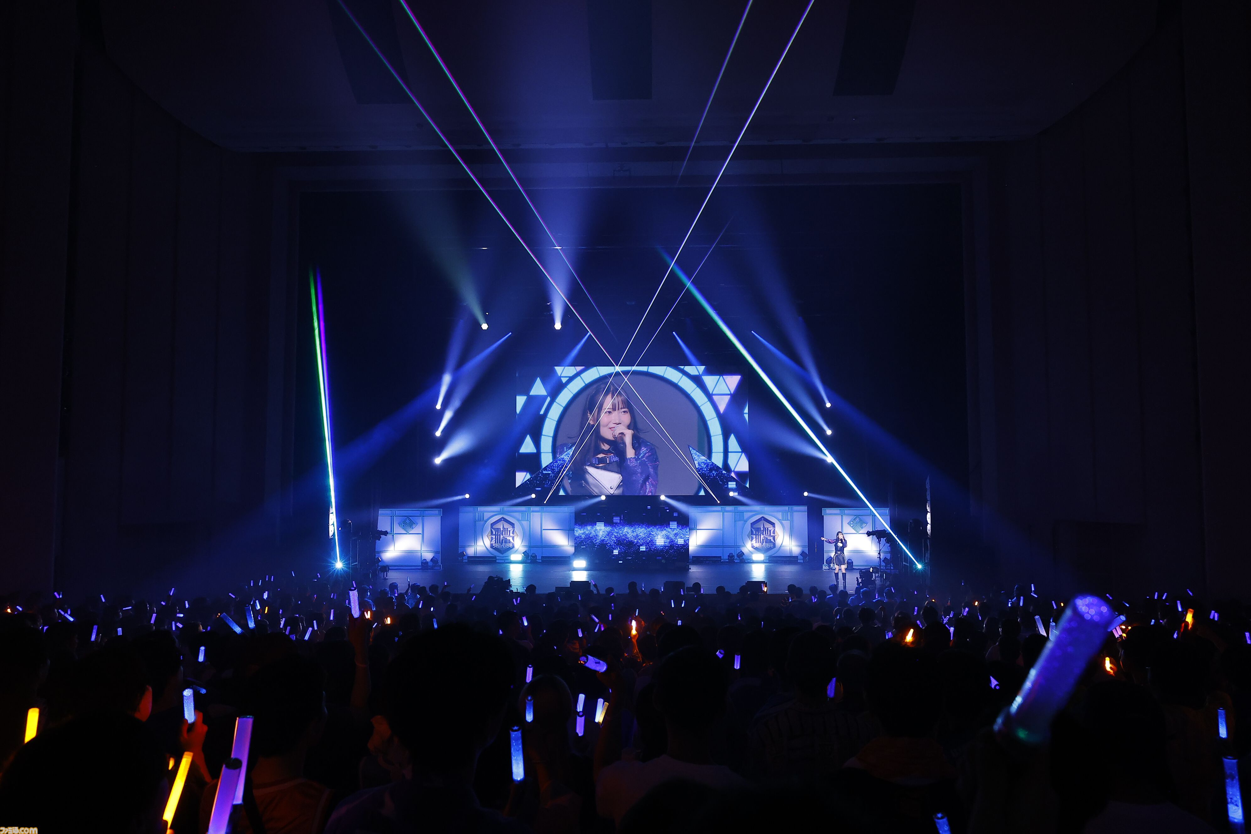 『学マス』標ツアー福岡公演Day1リポート。藤田ことねの新曲『神かわいい』や花海咲季の新曲『nazonazo』が初披露！ 熱いステージだけでなく、ユニークなMCで笑いも届ける