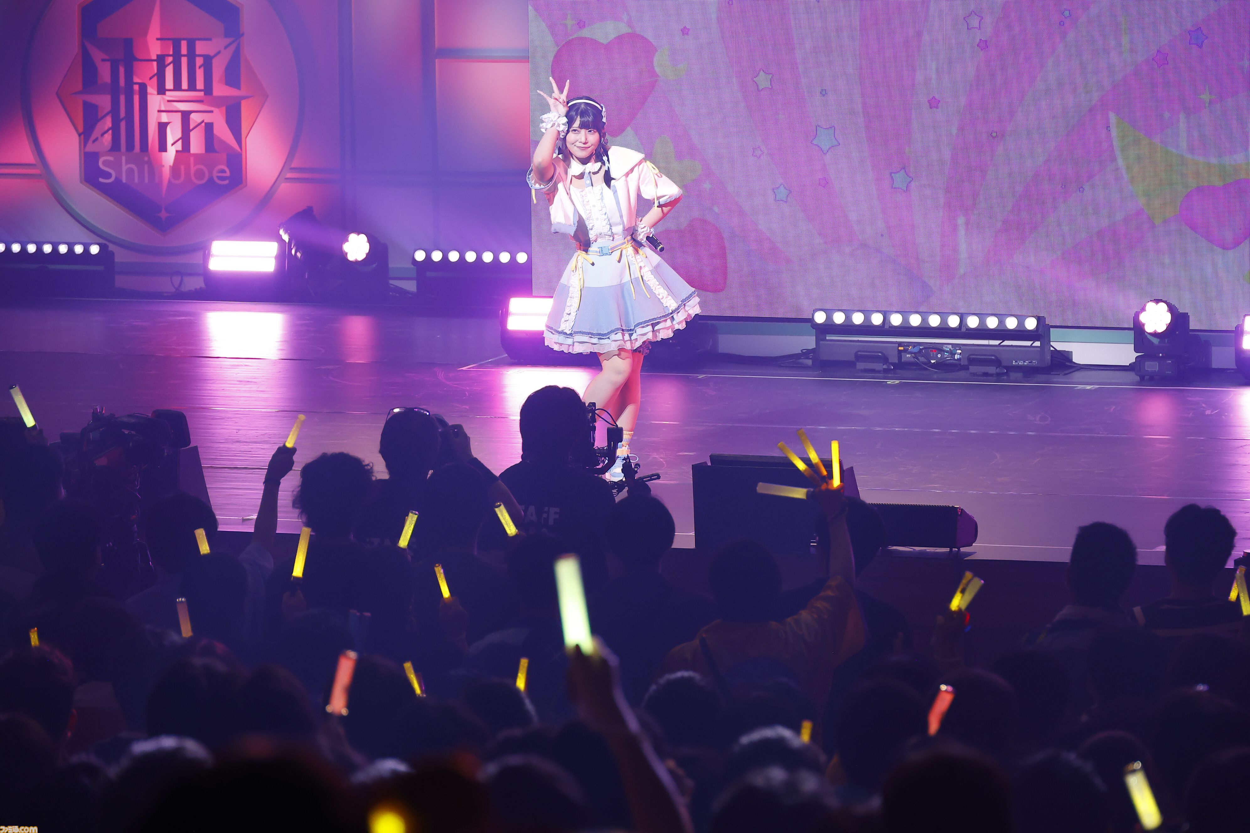 『学マス』標ツアー福岡公演Day1リポート。藤田ことねの新曲『神かわいい』や花海咲季の新曲『nazonazo』が初披露！ 熱いステージだけでなく、ユニークなMCで笑いも届ける