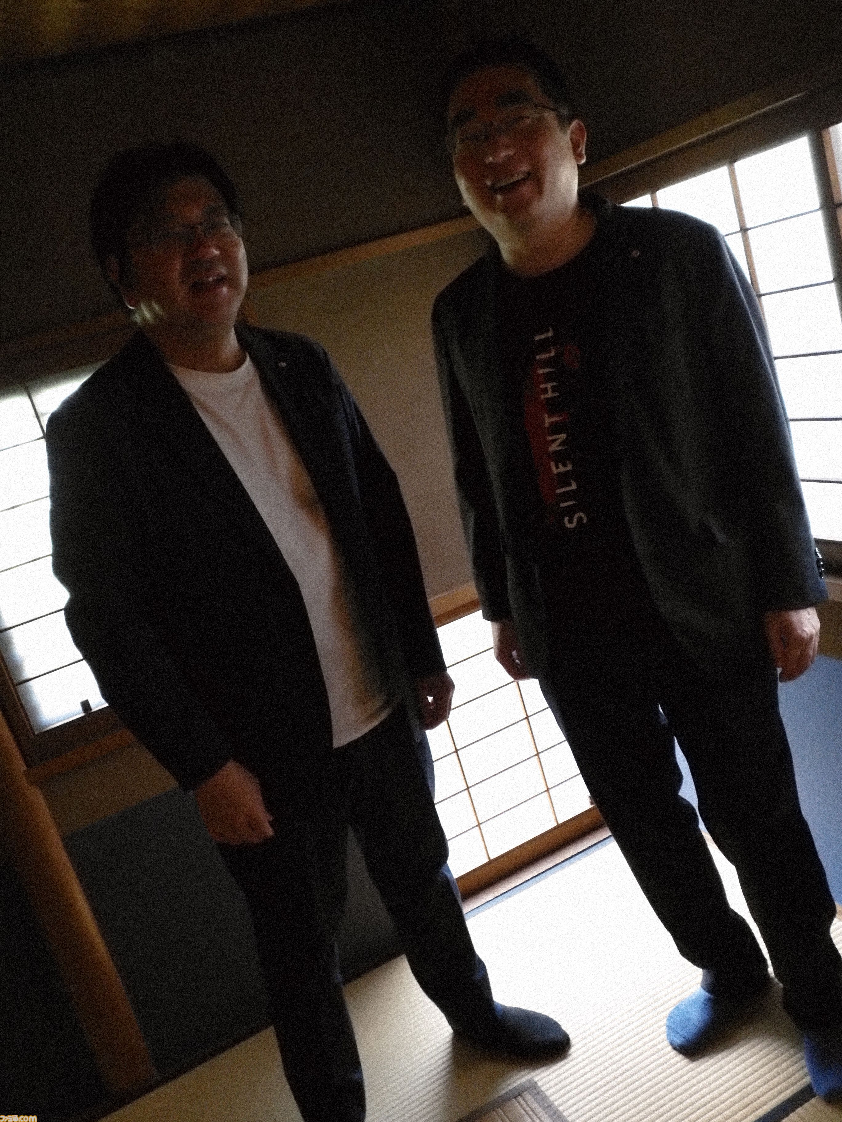 『サイレントヒル f』×『零』和ホラーゲーム対談。衣装コラボはJホラーの好敵手にして仲間の証、ユニフォーム交換!? 岡本 基氏×柴田 誠氏が今後のコラボの展望も語らう