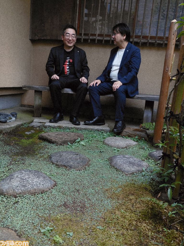『サイレントヒル f』×『零』和ホラーゲーム対談。衣装コラボはJホラーの好敵手にして仲間の証、ユニフォーム交換!? 岡本 基氏×柴田 誠氏が今後のコラボの展望も語らう