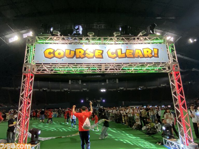 札幌に6000人超の“マリオ”が集結！ 『スーパーマリオ』ファンランイベントが日本で開催、ゴール前には“スタートンネル”も