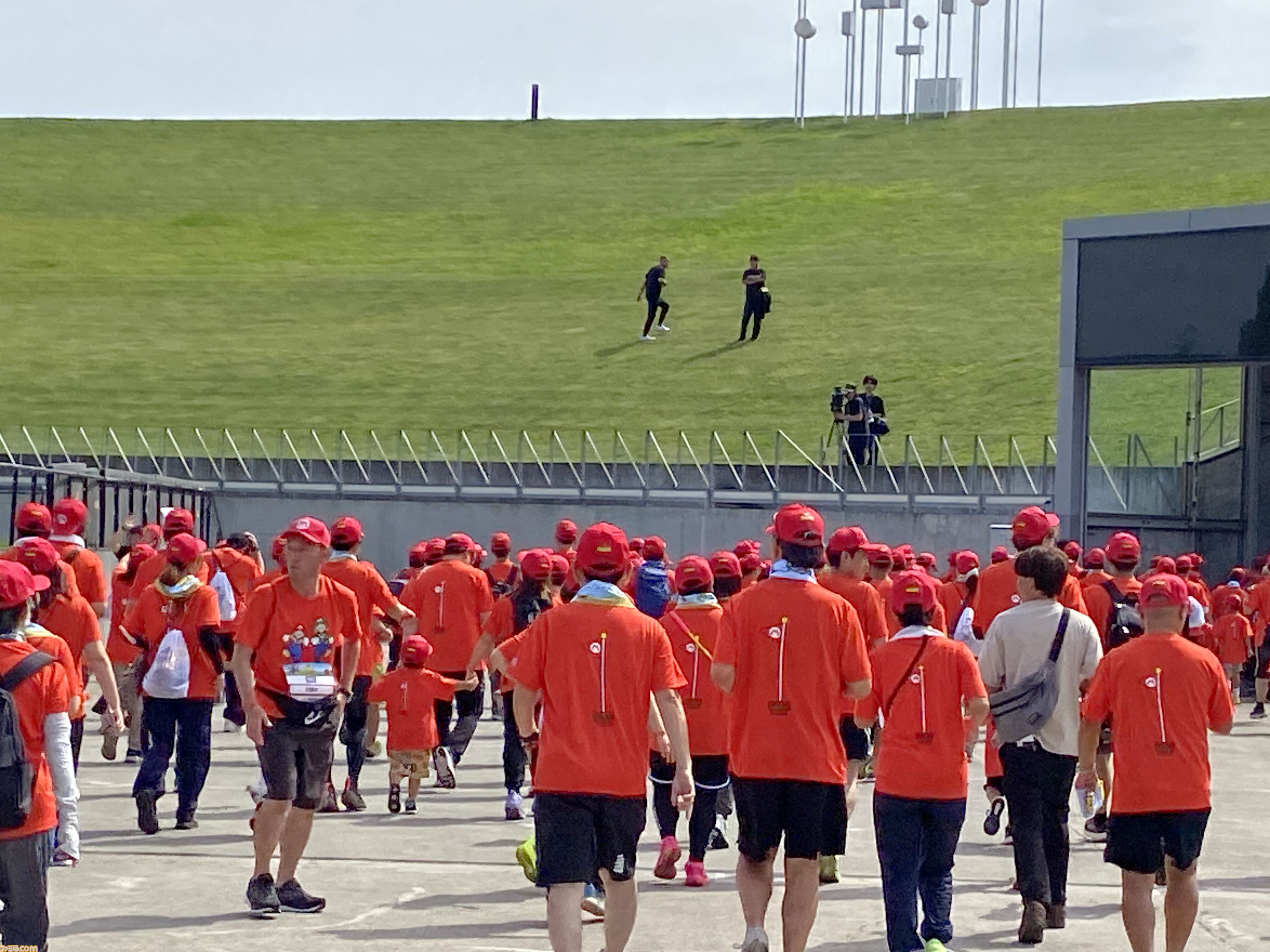 札幌に6000人超の“マリオ”が集結！ 『スーパーマリオ』ファンランイベントが日本で開催、ゴール前には“スタートンネル”も