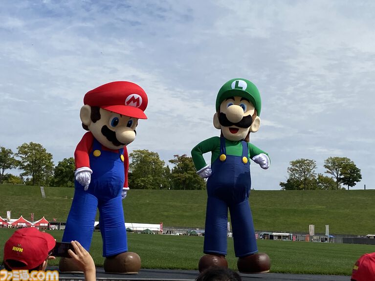 札幌に6000人超の“マリオ”が集結！ 『スーパーマリオ』ファンランイベントが日本で開催、ゴール前には“スタートンネル”も