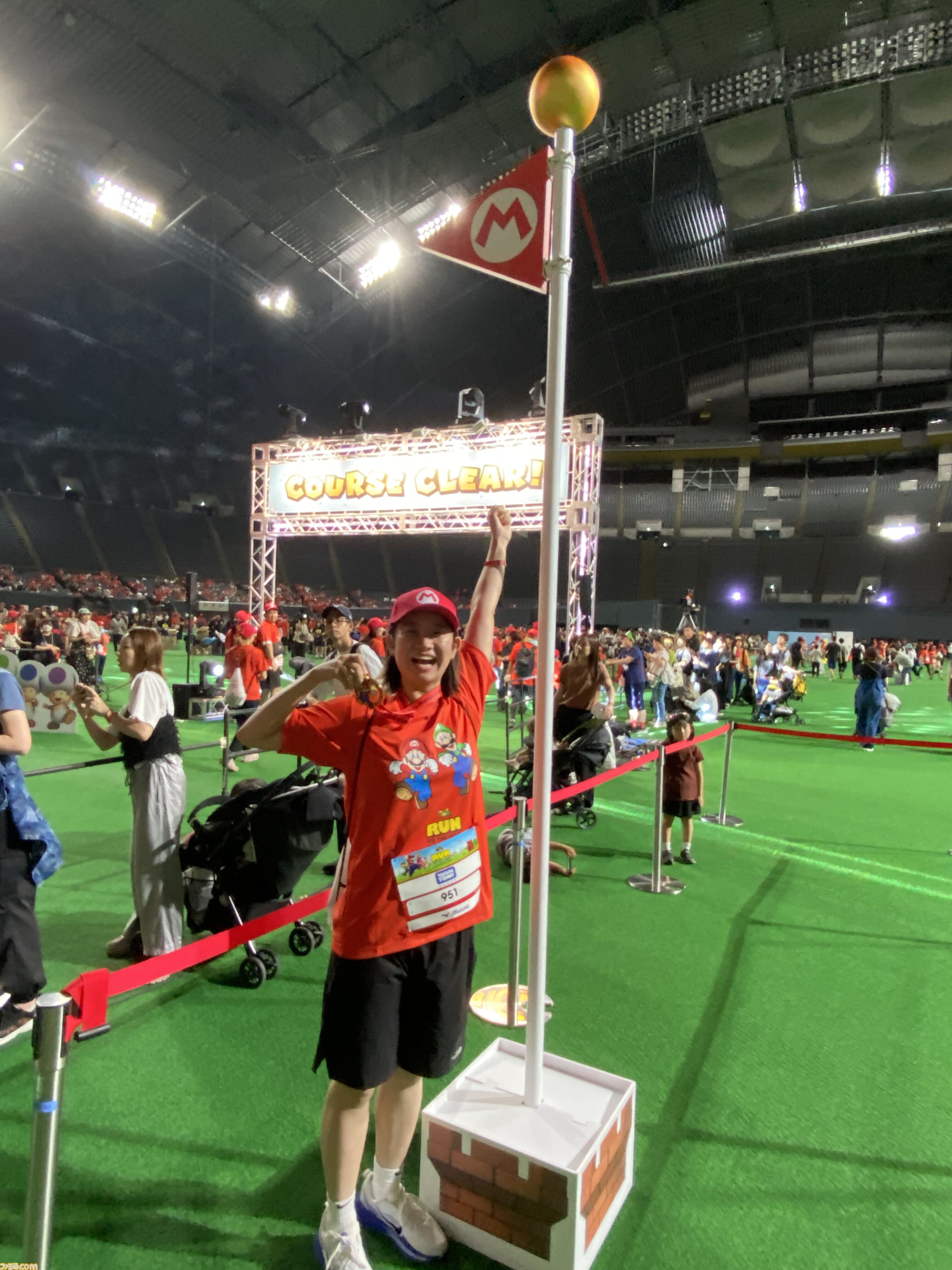 札幌に6000人超の“マリオ”が集結！ 『スーパーマリオ』ファンランイベントが日本で開催、ゴール前には“スタートンネル”も