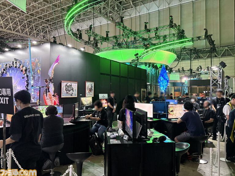 スクエニブースに巨大メテオが出現。忘らるる都でのあのシーンなど『FF7』フォトスポット、限定ノベルティにはレトロパッケージ風BOXも【TGS2026】