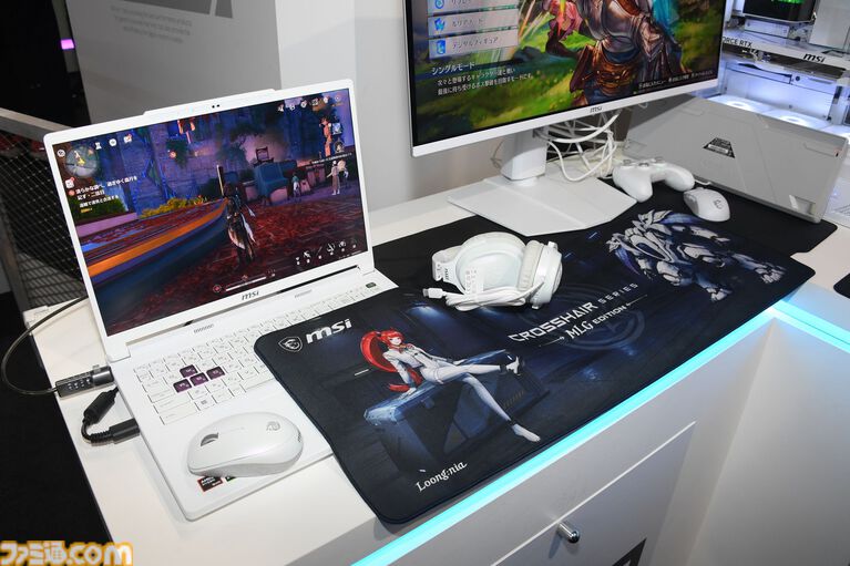 MSIブースで超本格的なドライビングが味わえる! 総額200万円超えのデスクトップPCの中には3つの液晶ディスプレイを搭載【TGS2026】