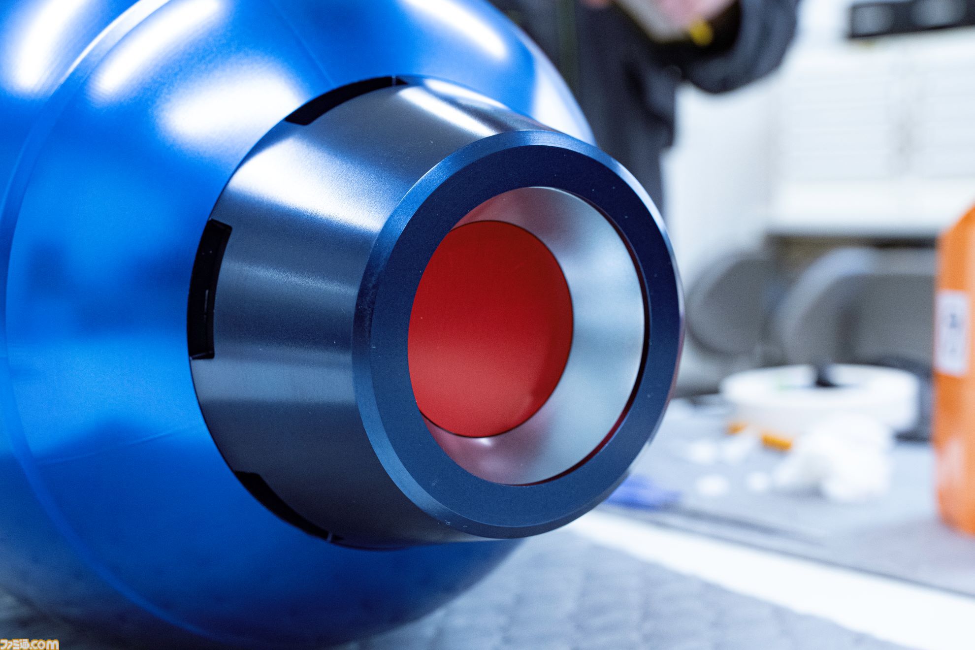『ロックマン』ロックバスターが1/1スケールで実現。職人たちが緻密な造形と究極の青を追求した逸品。TGS2026のカプコンブースで出展