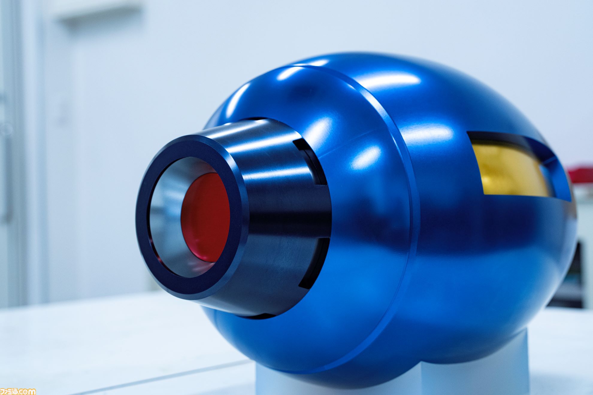 『ロックマン』ロックバスターが1/1スケールで実現。職人たちが緻密な造形と究極の青を追求した逸品。TGS2026のカプコンブースで出展