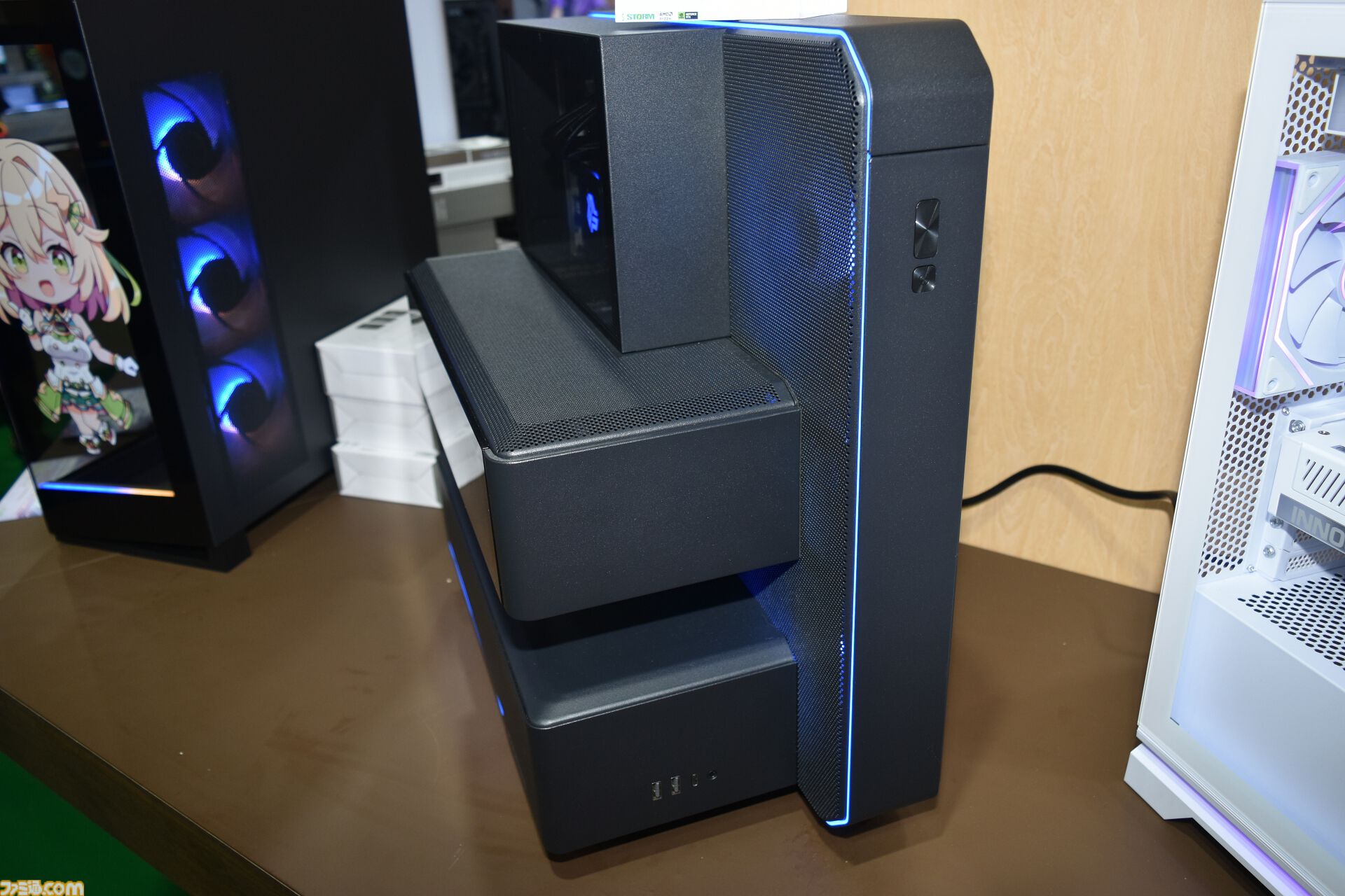 画像ページ (22/27) 【NVIDIA】アーケード筐体風や画面だらけの自作PC