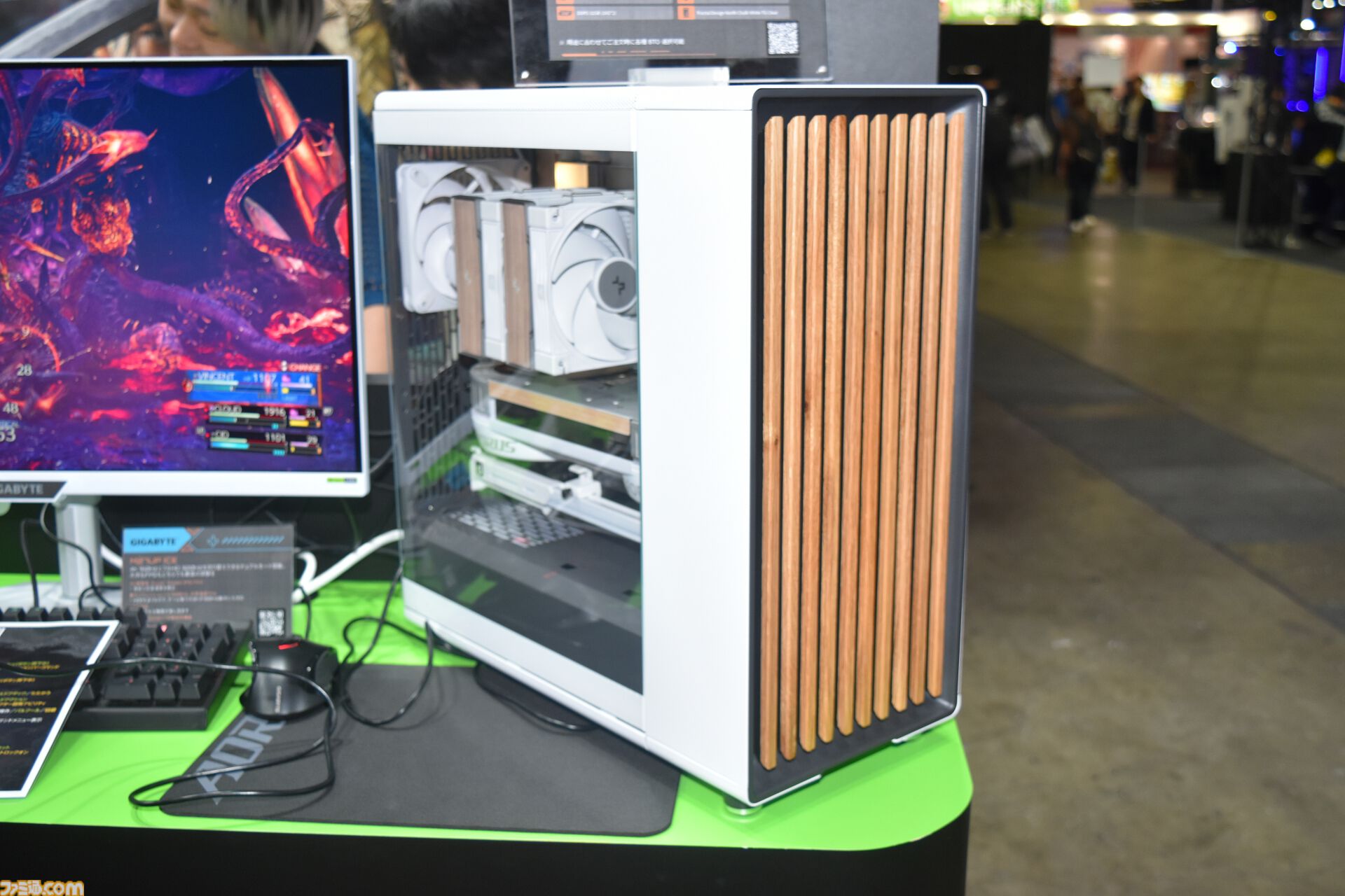 画像ページ (11/27) 【NVIDIA】アーケード筐体風や画面だらけの自作PC