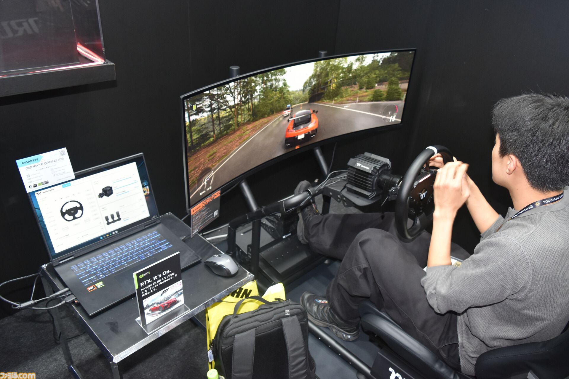 NVIDIA】アーケード筐体風や画面だらけの自作PC、黒と金のROGマシン