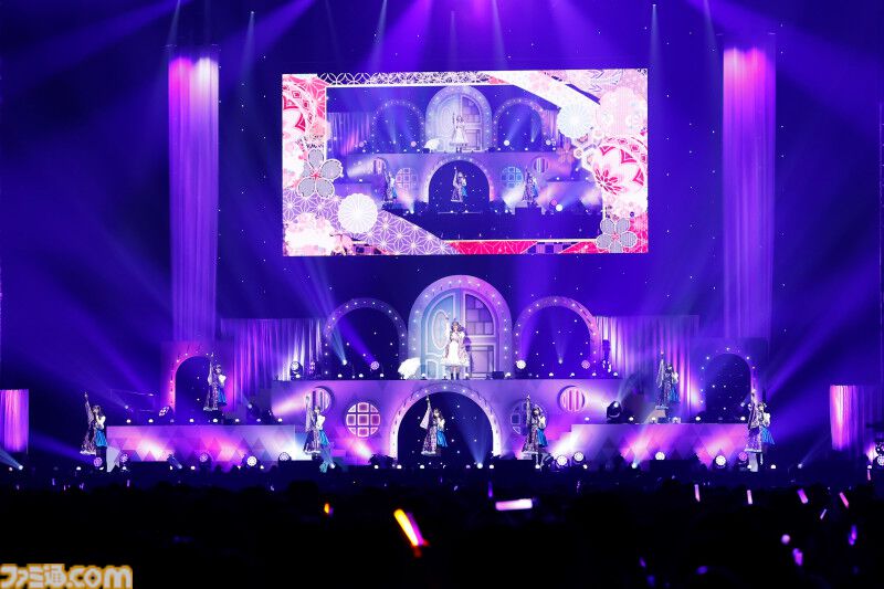 『アイマス ミリオンライブ！』14thライブDAY1エミリー＆まつり主演公演リポート。MCなしで32曲をノンストップで披露。それぞれのソロ新曲はもちろん、ふたりの新デュエット曲も！