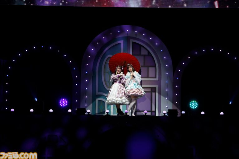 『アイマス ミリオンライブ!』14thライブDAY1エミリー&まつり主演公演リポート。MCなしで32曲をノンストップで披露。それぞれのソロ新曲はもちろん、ふたりの新デュエット曲も!