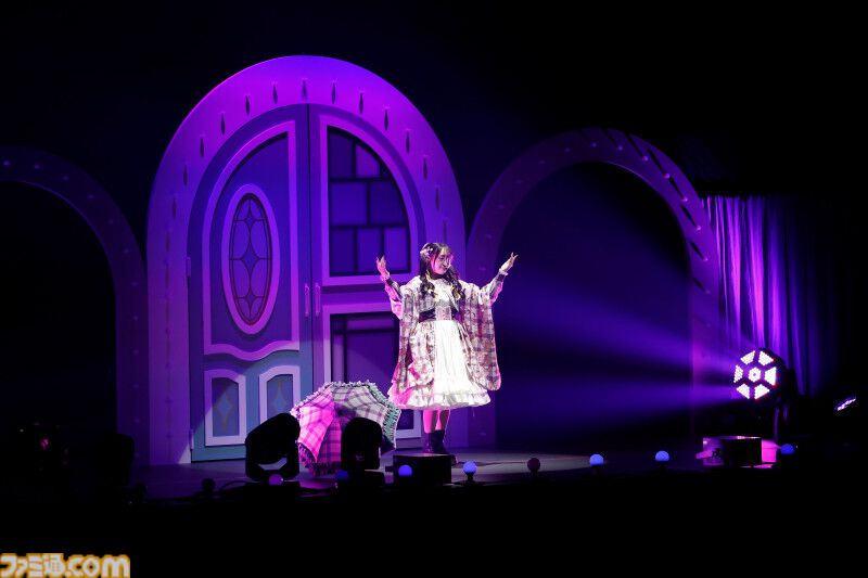 『アイマス ミリオンライブ！』14thライブDAY1エミリー＆まつり主演公演リポート。MCなしで32曲をノンストップで披露。それぞれのソロ新曲はもちろん、ふたりの新デュエット曲も！