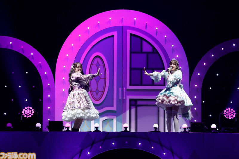 『アイマス ミリオンライブ！』14thライブDAY1エミリー＆まつり主演公演リポート。MCなしで32曲をノンストップで披露。それぞれのソロ新曲はもちろん、ふたりの新デュエット曲も！