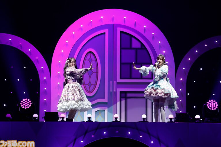 『アイマス ミリオンライブ!』14thライブDAY1エミリー&まつり主演公演リポート。MCなしで32曲をノンストップで披露。それぞれのソロ新曲はもちろん、ふたりの新デュエット曲も!
