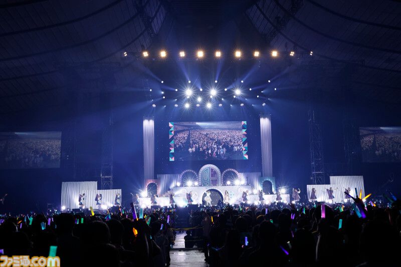 『アイマス ミリオンライブ！』14thライブDAY1エミリー＆まつり主演公演リポート。MCなしで32曲をノンストップで披露。それぞれのソロ新曲はもちろん、ふたりの新デュエット曲も！