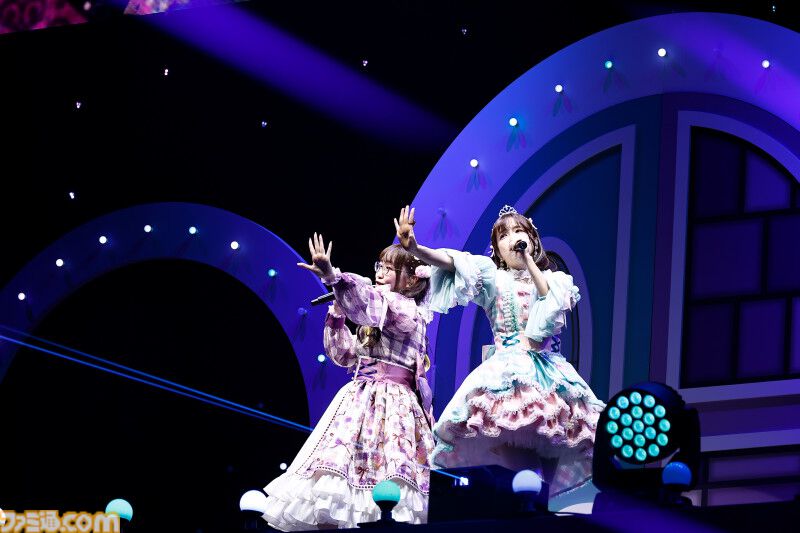 『アイマス ミリオンライブ！』14thライブDAY1エミリー＆まつり主演公演リポート。MCなしで32曲をノンストップで披露。それぞれのソロ新曲はもちろん、ふたりの新デュエット曲も！