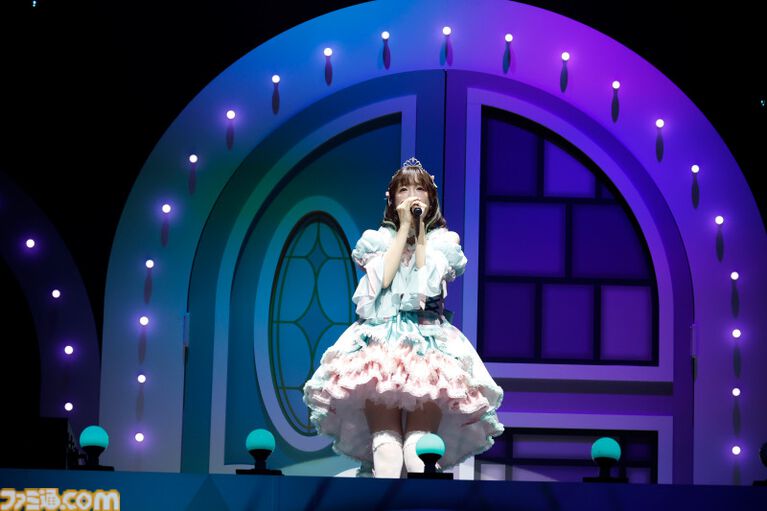 『アイマス ミリオンライブ!』14thライブDAY1エミリー&まつり主演公演リポート。MCなしで32曲をノンストップで披露。それぞれのソロ新曲はもちろん、ふたりの新デュエット曲も!