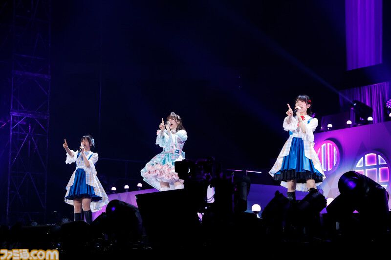 『アイマス ミリオンライブ！』14thライブDAY1エミリー＆まつり主演公演リポート。MCなしで32曲をノンストップで披露。それぞれのソロ新曲はもちろん、ふたりの新デュエット曲も！