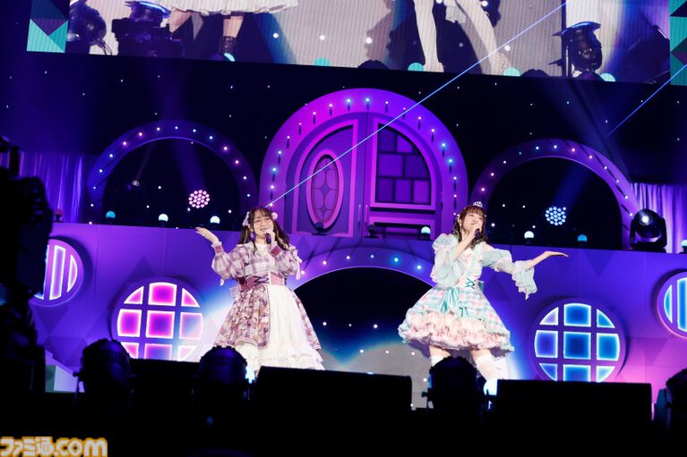 『アイマス ミリオンライブ!』14thライブDAY1エミリー&まつり主演公演リポート。MCなしで32曲をノンストップで披露。それぞれのソロ新曲はもちろん、ふたりの新デュエット曲も!