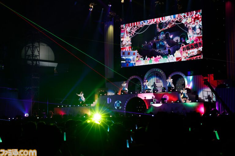 『アイマス ミリオンライブ!』14thライブDAY1エミリー&まつり主演公演リポート。MCなしで32曲をノンストップで披露。それぞれのソロ新曲はもちろん、ふたりの新デュエット曲も!