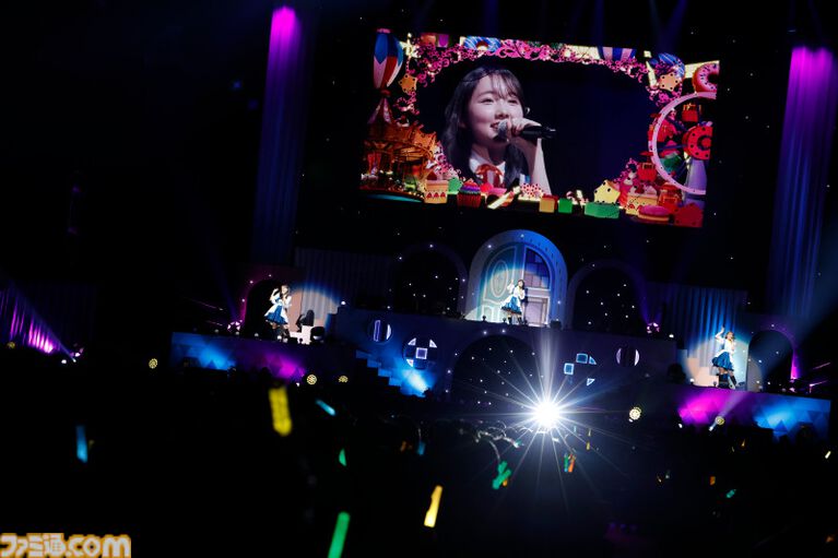 『アイマス ミリオンライブ!』14thライブDAY1エミリー&まつり主演公演リポート。MCなしで32曲をノンストップで披露。それぞれのソロ新曲はもちろん、ふたりの新デュエット曲も!
