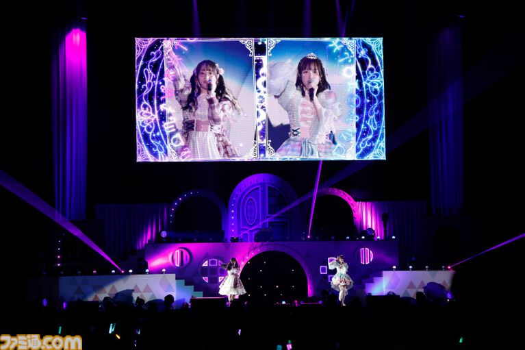 『アイマス ミリオンライブ!』14thライブDAY1エミリー&まつり主演公演リポート。MCなしで32曲をノンストップで披露。それぞれのソロ新曲はもちろん、ふたりの新デュエット曲も!