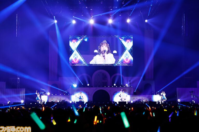 『アイマス ミリオンライブ!』14thライブDAY1エミリー&まつり主演公演リポート。MCなしで32曲をノンストップで披露。それぞれのソロ新曲はもちろん、ふたりの新デュエット曲も!