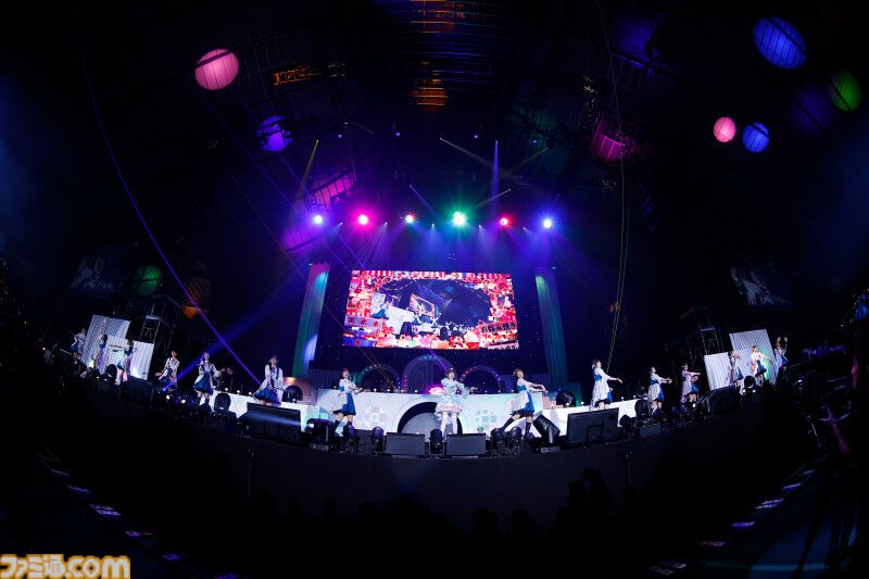 『アイマス ミリオンライブ！』14thライブDAY1エミリー＆まつり主演公演リポート。MCなしで32曲をノンストップで披露。それぞれのソロ新曲はもちろん、ふたりの新デュエット曲も！