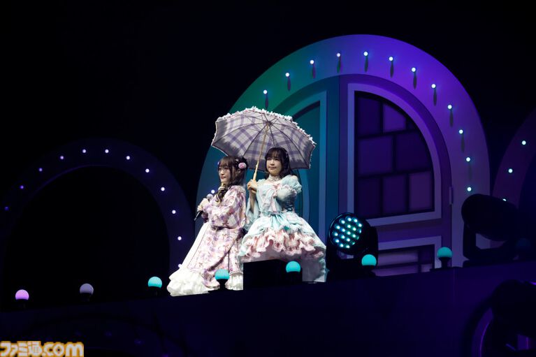 『アイマス ミリオンライブ!』14thライブDAY1エミリー&まつり主演公演リポート。MCなしで32曲をノンストップで披露。それぞれのソロ新曲はもちろん、ふたりの新デュエット曲も!