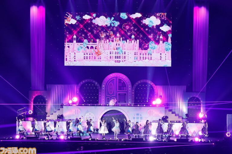 『アイマス ミリオンライブ!』14thライブDAY1エミリー&まつり主演公演リポート。MCなしで32曲をノンストップで披露。それぞれのソロ新曲はもちろん、ふたりの新デュエット曲も!