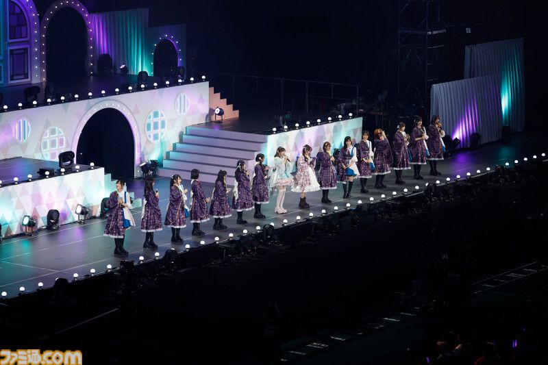 『アイマス ミリオンライブ！』14thライブDAY1エミリー＆まつり主演公演リポート。MCなしで32曲をノンストップで披露。それぞれのソロ新曲はもちろん、ふたりの新デュエット曲も！