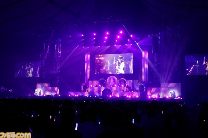 『アイマス ミリオンライブ！』14thライブDAY1エミリー＆まつり主演公演リポート。MCなしで32曲をノンストップで披露。それぞれのソロ新曲はもちろん、ふたりの新デュエット曲も！