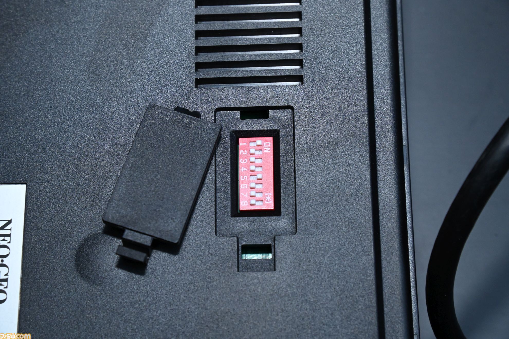 “NEOGEO AES+”で最新のNEOGEOを試遊。HDMI端子に対応し、過去のNEOGEOとの互換性もアリ。『サムスピ零SP』の修正も予定。開発陣の解説をお届け【TGS2026】