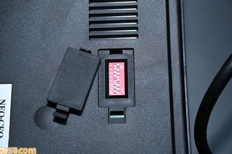 “NEOGEO AES+”で最新のNEOGEOを試遊。HDMI端子に対応し、過去のNEOGEOとの互換性もアリ。『サムスピ零SP』の修正も予定。開発陣の解説をお届け【TGS2026】