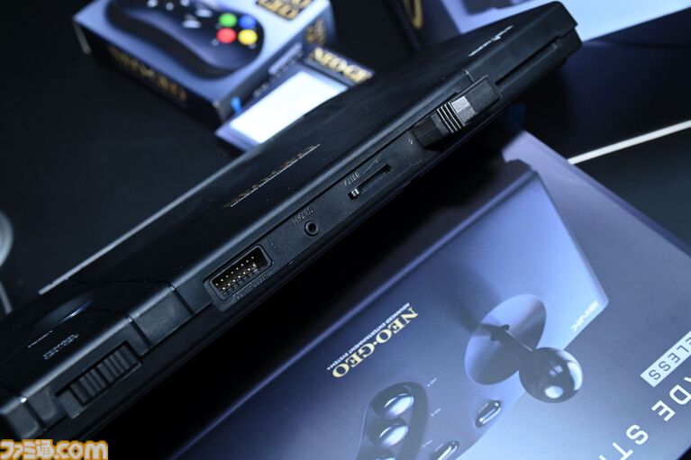 “NEOGEO AES+”で最新のNEOGEOを試遊。HDMI端子に対応し、過去のNEOGEOとの互換性もアリ。『サムスピ零SP』の修正も予定。開発陣の解説をお届け【TGS2026】