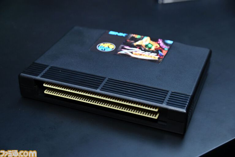 “NEOGEO AES+”で最新のNEOGEOを試遊。HDMI端子に対応し、過去のNEOGEOとの互換性もアリ。『サムスピ零SP』の修正も予定。開発陣の解説をお届け【TGS2026】