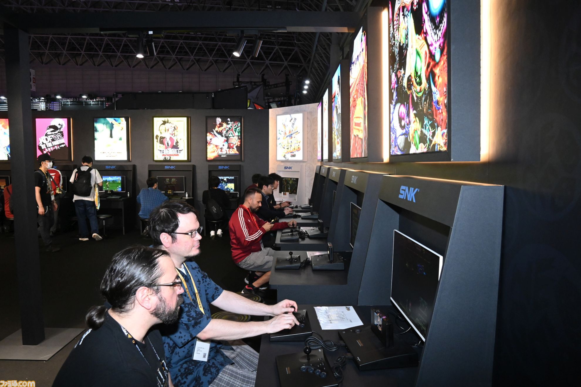 “NEOGEO AES+”で最新のNEOGEOを試遊。HDMI端子に対応し、過去のNEOGEOとの互換性もアリ。『サムスピ零SP』の修正も予定。開発陣の解説をお届け【TGS2026】