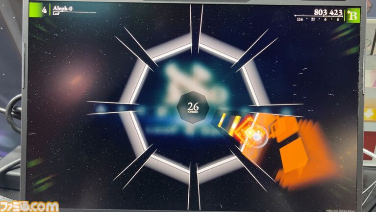 『Estella』試遊レビュー。マウスとキーボードで遊ぶ宇宙を舞台にした3Dリズムゲーム。八角形のレーンで行うダイナミックなゲームプレイが病みつきに【TGS2026】