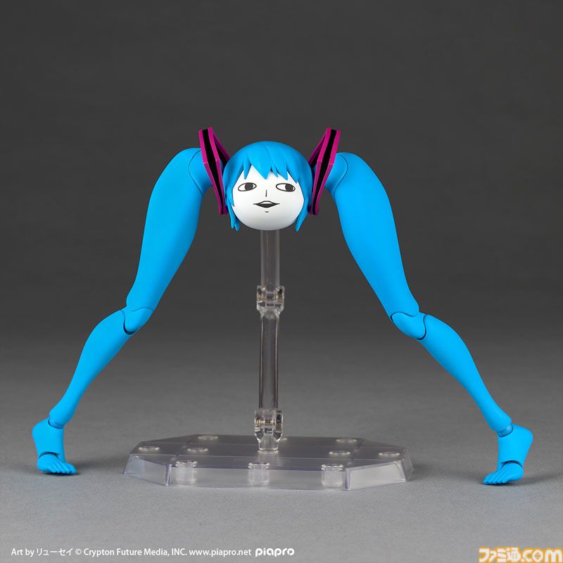 【初音ミク】シテヤンヨがリボルテックでフィギュア化、Amazonで予約受付中。あの“脚”が動く、曲がる、ポーズを決める