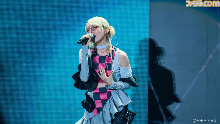 垣根超えすぎファッション×ライブ“X VORDER RUNWAY”リポート。春麗(スト6)、りせちー(ペルソナ4)、765プロ(アイマス)、B小町(【推しの子】)、人気VTuberやアーティストが勢ぞろい