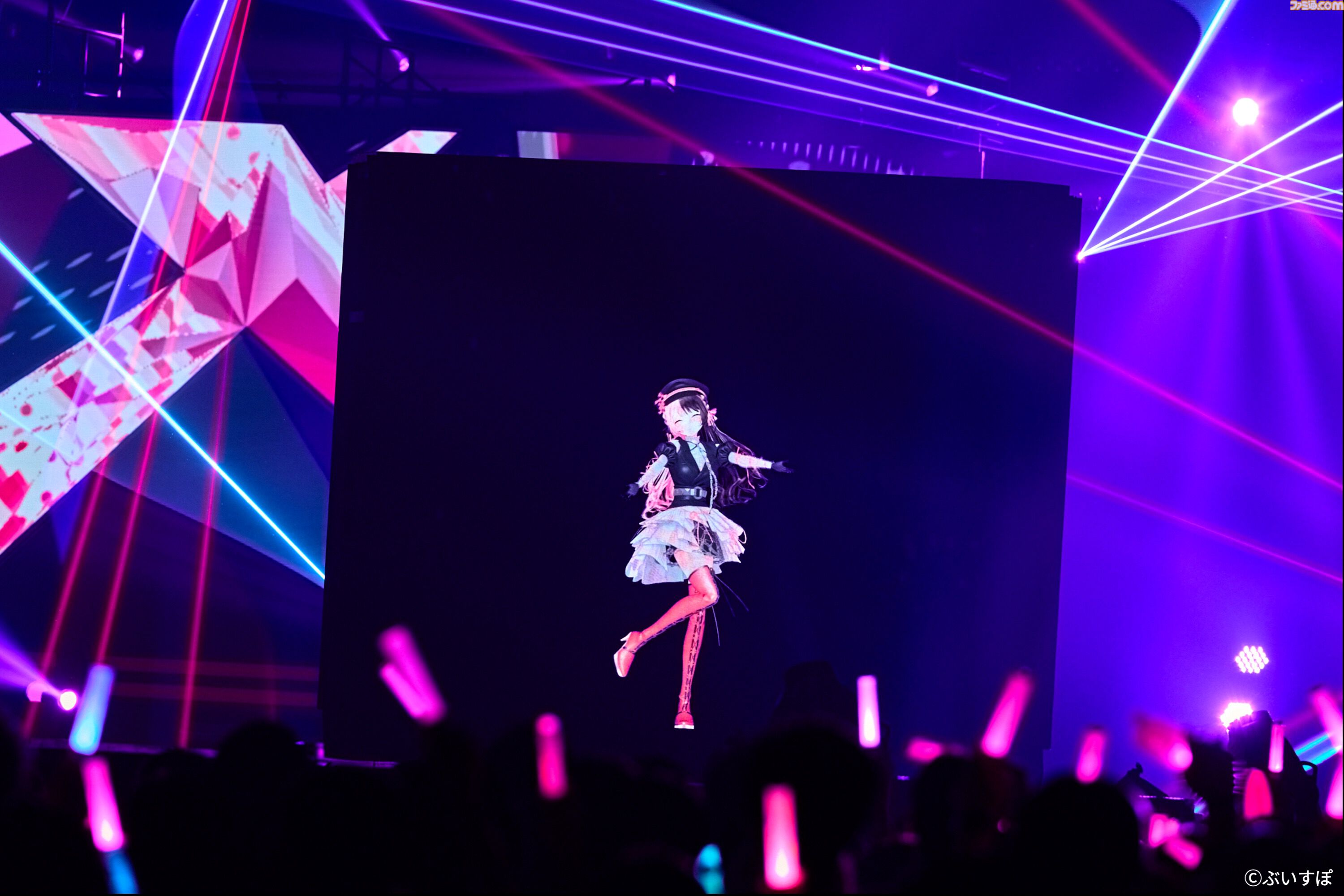 垣根超えすぎファッション×ライブ“X VORDER RUNWAY”リポート。春麗（スト6）、りせちー（ペルソナ4）、765プロ（アイマス）、B小町（【推しの子】）、人気VTuberやアーティストが勢ぞろい