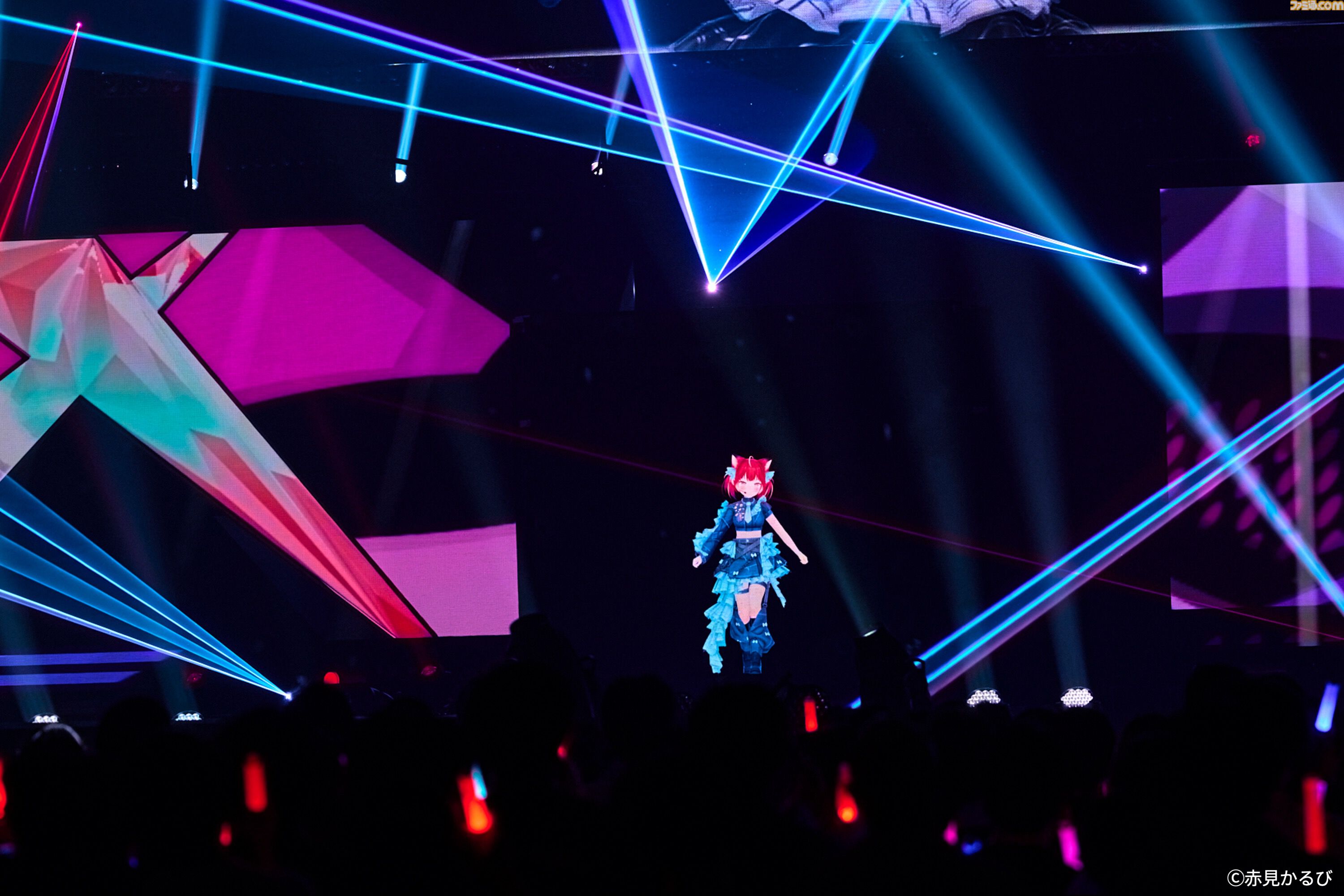 垣根超えすぎファッション×ライブ“X VORDER RUNWAY”リポート。春麗（スト6）、りせちー（ペルソナ4）、765プロ（アイマス）、B小町（【推しの子】）、人気VTuberやアーティストが勢ぞろい