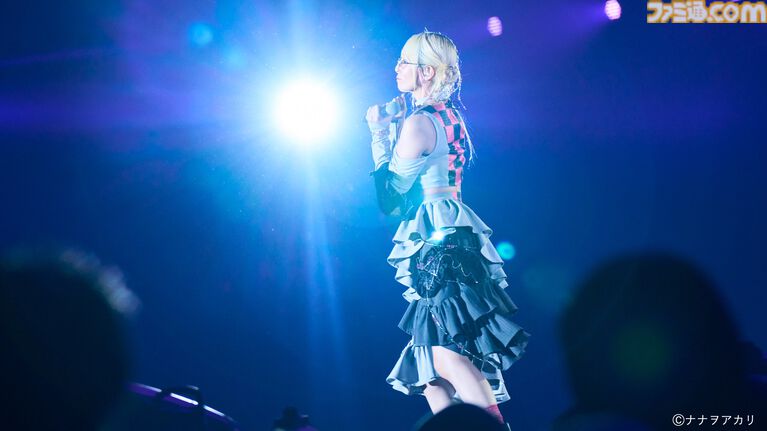 垣根超えすぎファッション×ライブ“X VORDER RUNWAY”リポート。春麗(スト6)、りせちー(ペルソナ4)、765プロ(アイマス)、B小町(【推しの子】)、人気VTuberやアーティストが勢ぞろい