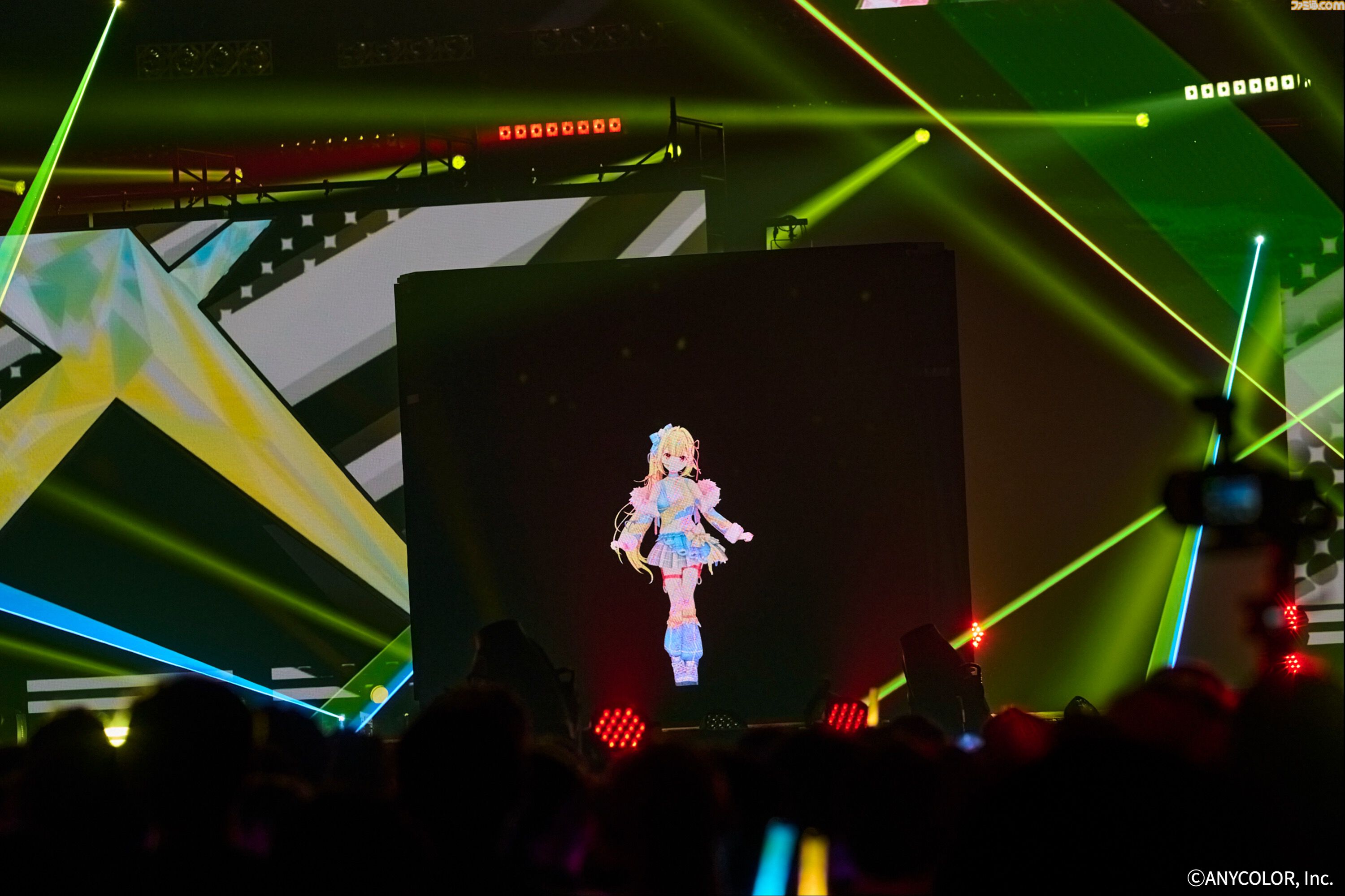 垣根超えすぎファッション×ライブ“X VORDER RUNWAY”リポート。春麗（スト6）、りせちー（ペルソナ4）、765プロ（アイマス）、B小町（【推しの子】）、人気VTuberやアーティストが勢ぞろい